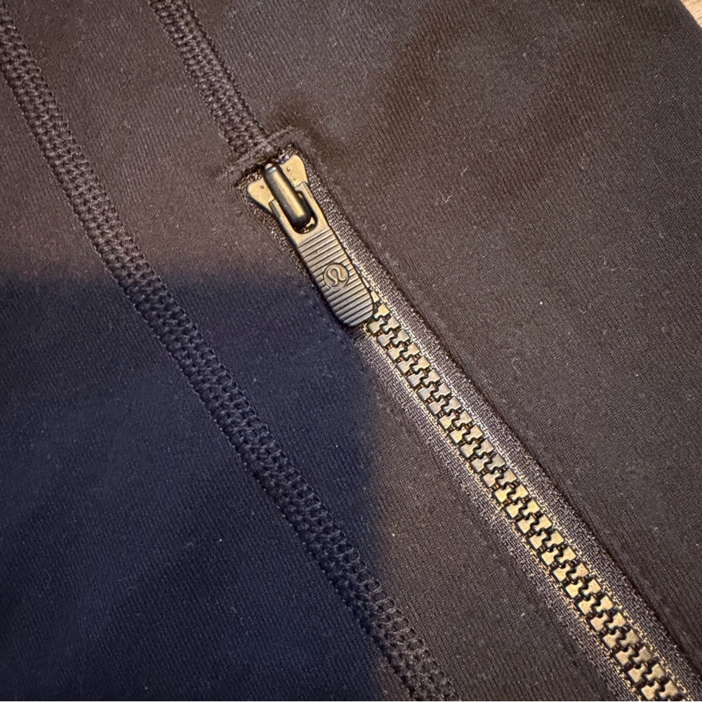 lululemon athletica Black Full-Zip Lightweight Jacket - Picture 8 of 10